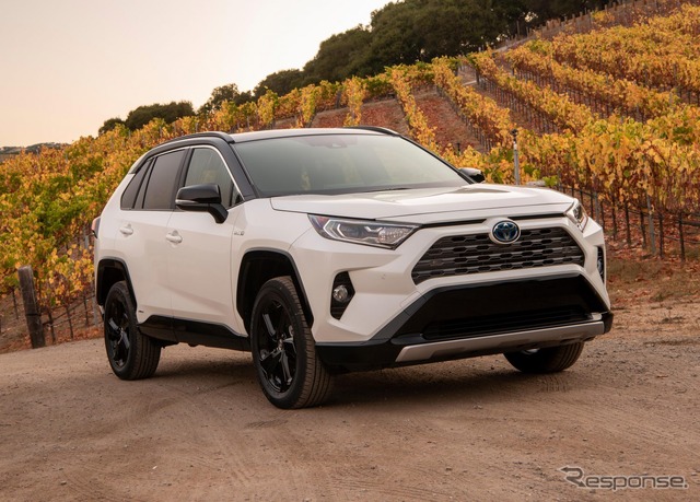 トヨタ RAV4 ハイブリッド （北米仕様）