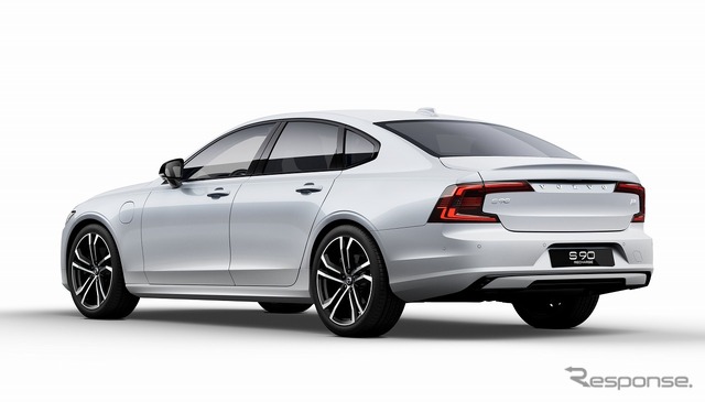 ボルボ S90 リチャージ アルティメット T8 AWD プラグインハイブリッド