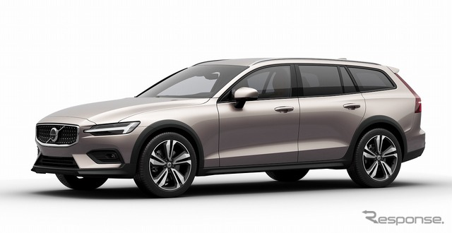 ボルボ V60クロスカントリー アルティメット B5 AWD