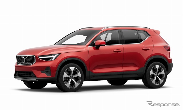 ボルボ XC40 アルティメット B4 AWD