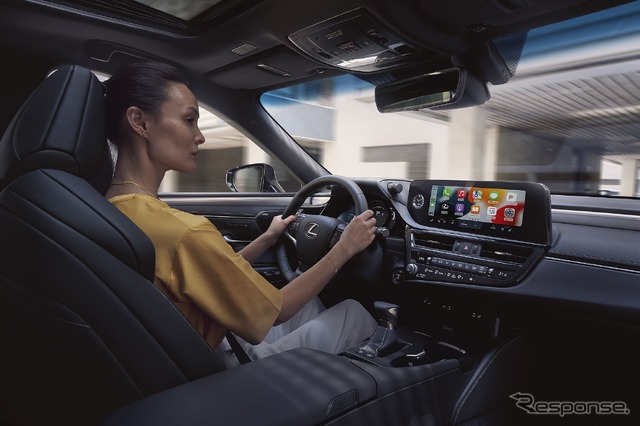 レクサス ES の2023年モデルの「Fスポーツデザイン」(欧州仕様)