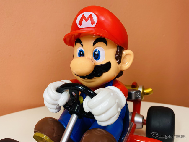 レーシングカート R/C マリオ TM & (c) 2022 Nintendo