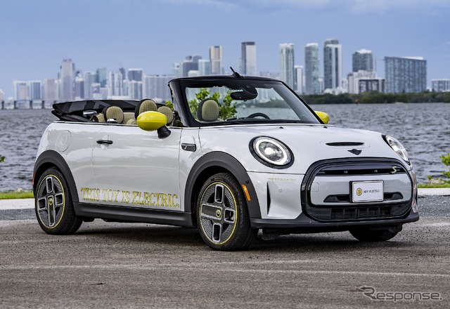 MINI クーパー SE コンバーチブル
