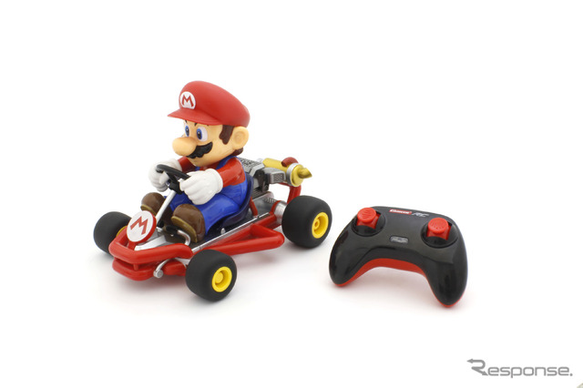 レーシングカート R/C マリオ　TM & (c) 2022 Nintendo