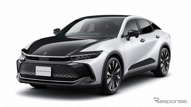 トヨタ クラウン(クロスオーバー) RS(ブラック×プレシャスホワイトパール)<オプション装着車>