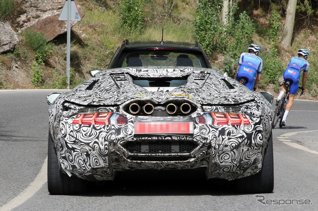 ランボルギーニの新型フラッグシップモデル(スクープ写真)