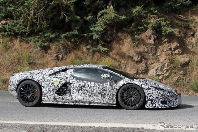 ランボルギーニの新型フラッグシップモデル(スクープ写真)