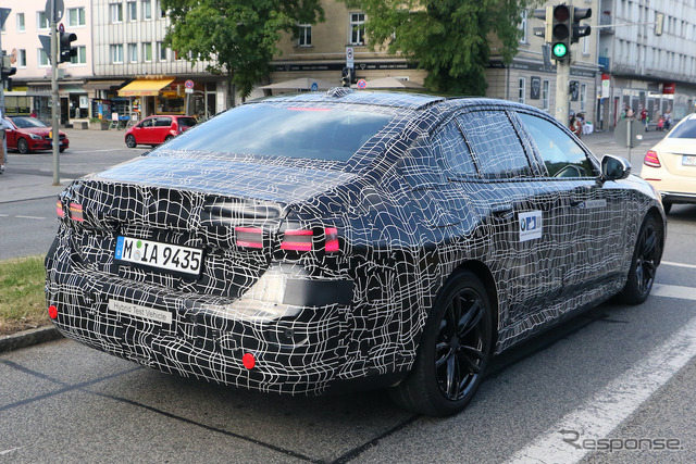 BMW 5シリーズ 次期型プロトタイプ(スクープ写真)