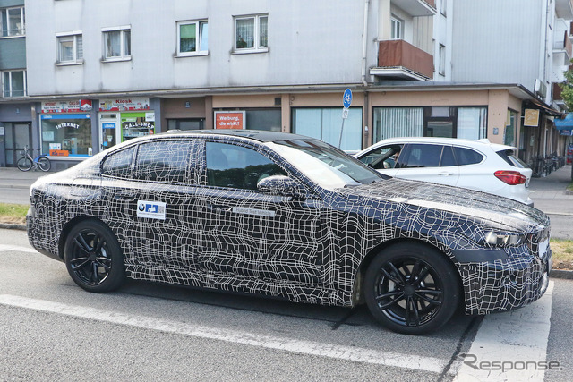 BMW 5シリーズ 次期型プロトタイプ(スクープ写真)
