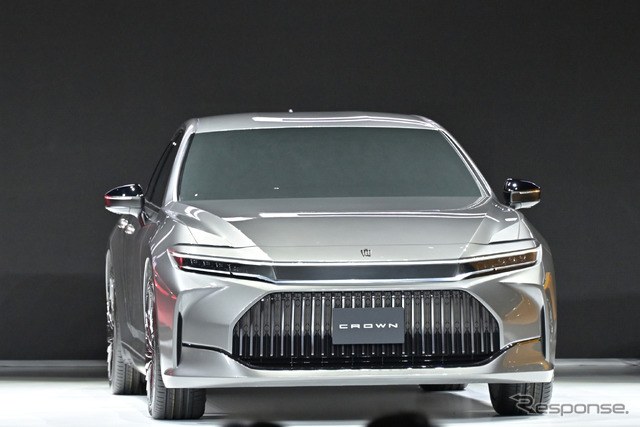 トヨタ・クラウン新型(セダン)