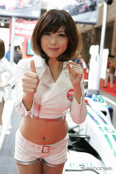【東京オートサロン09】写真蔵…NGK がスパーク