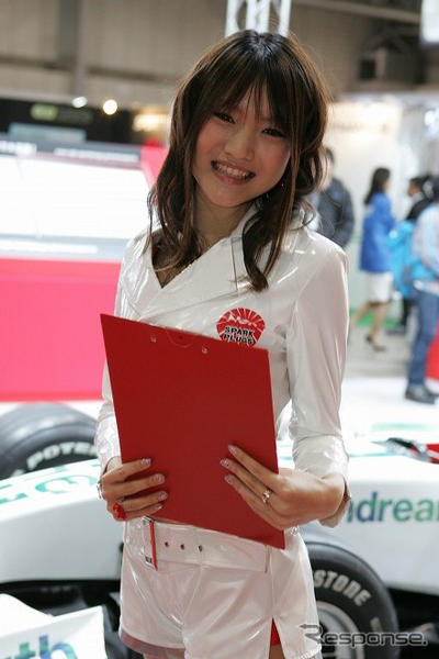 【東京オートサロン09】写真蔵…NGK がスパーク