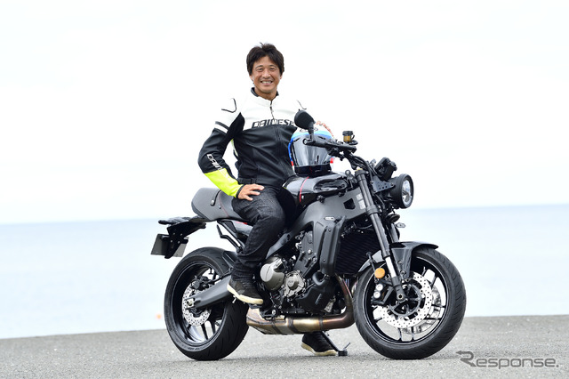 ヤマハ XSR900と鈴木大五郎氏