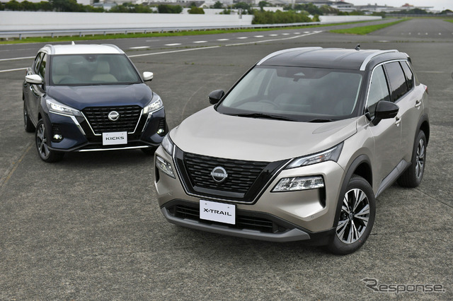 日産のSUV。エクストレイル 新型(右)とキックス 改良新型(左)