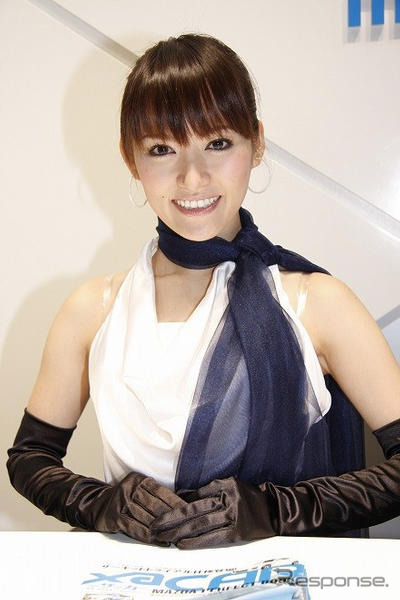 【東京オートサロン09】写真蔵…マツダ アクセラ & プレマシー 水素REHV