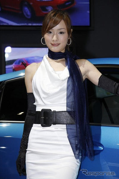 【東京オートサロン09】写真蔵…マツダ アクセラ & プレマシー 水素REHV