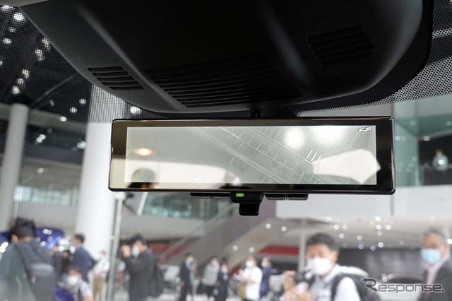 電子ミラーの搭載で社内の状況に左右されない後方視界が確保できる