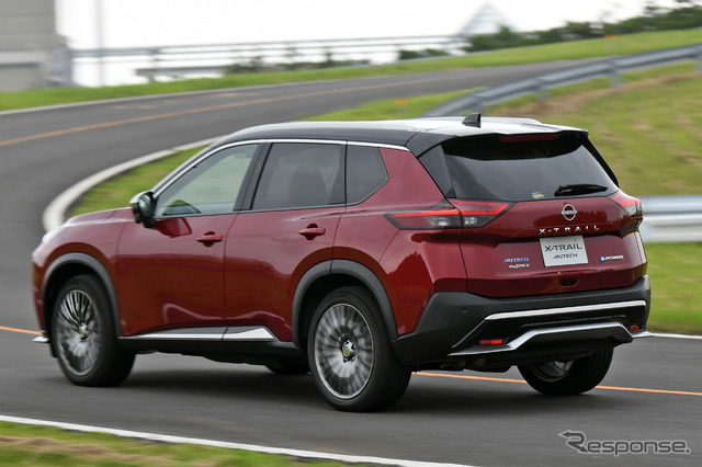 日産 エクストレイル 新型(AUTECH)
