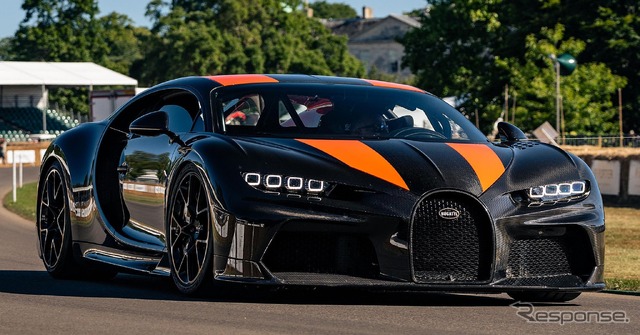 ブガッティ・シロン・スーパースポーツ 300+