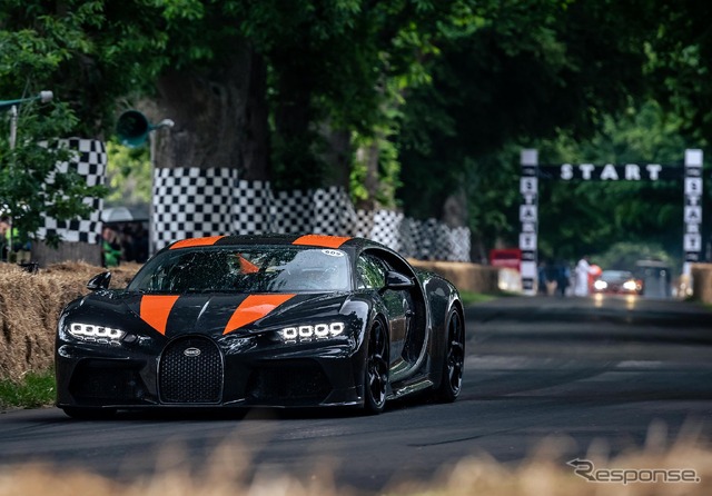 ブガッティ・シロン・スーパースポーツ 300+