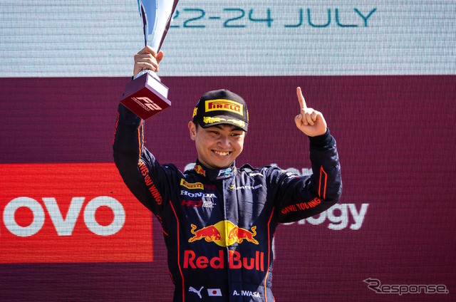 岩佐歩夢がF2初優勝を達成。
