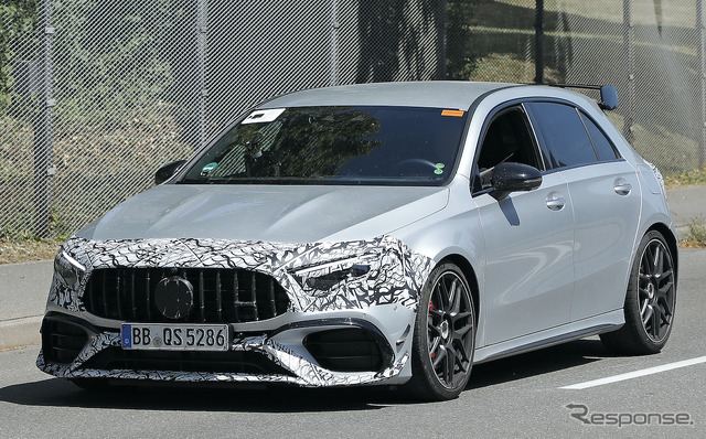 メルセデス AMG A45 改良新型プロトタイプ(スクープ写真)