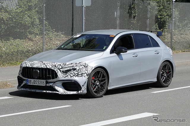 メルセデス AMG A45 改良新型プロトタイプ（スクープ写真）