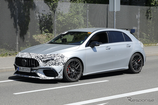 メルセデス AMG A45 改良新型プロトタイプ(スクープ写真)