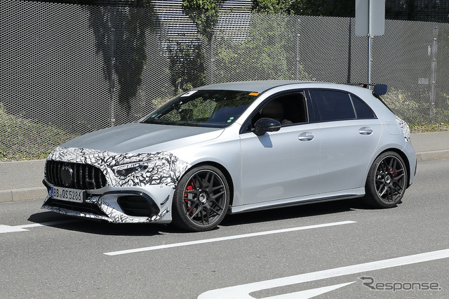メルセデス AMG A45 改良新型プロトタイプ(スクープ写真)