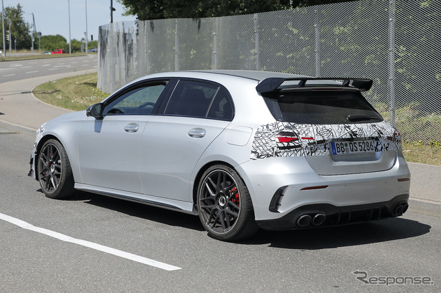 メルセデス AMG A45 改良新型プロトタイプ(スクープ写真)