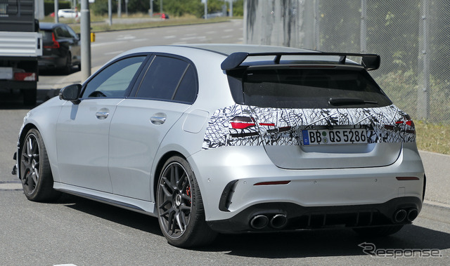 メルセデス AMG A45 改良新型プロトタイプ(スクープ写真)
