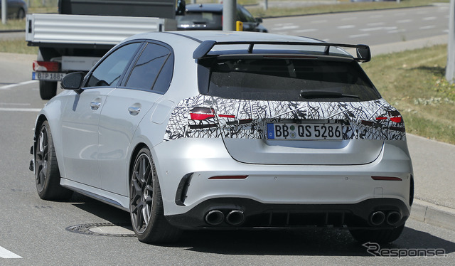 メルセデス AMG A45 改良新型プロトタイプ(スクープ写真)