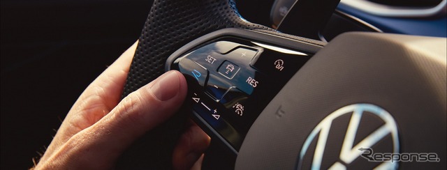 VW TロックR R専用レザーマルチファンクションステアリングホイール(Rボタン付)