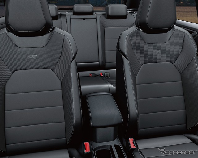 VW Tロック TDI R-ライン シート(チタンブラック/レザー)