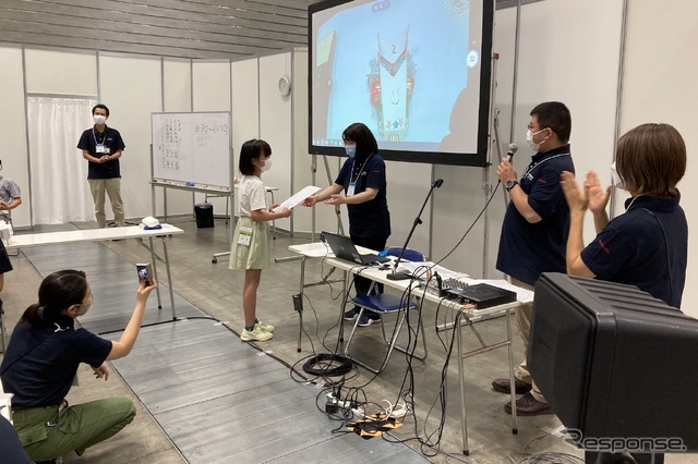 ラインに沿って自動的に動く車を作って遊ぼう(日立Astemo/キッズエンジニア2022)