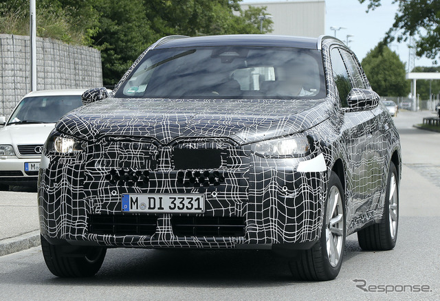 BMW X3 次期型に追加されるPHEV(スクープ写真)