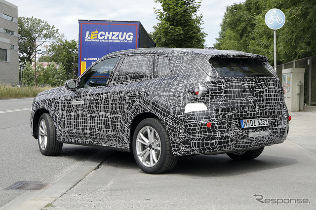 BMW X3 次期型に追加されるPHEV(スクープ写真)