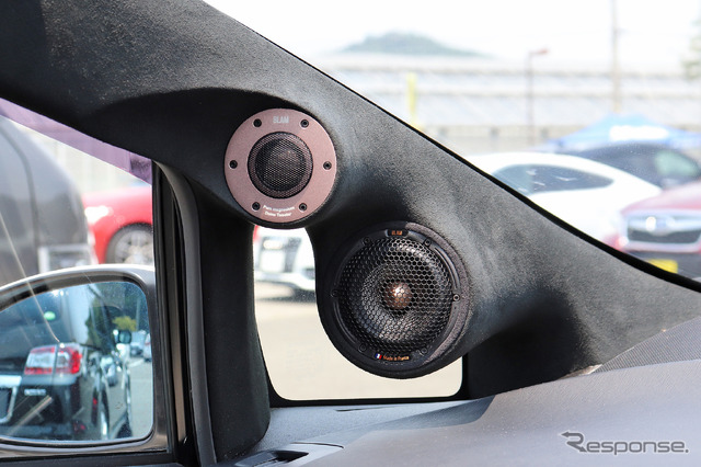 「密閉型」の「サブウーファーボックス」を搭載したオーディオカーの一例(製作ショップ:サウンドウェーブ<茨城県>)。