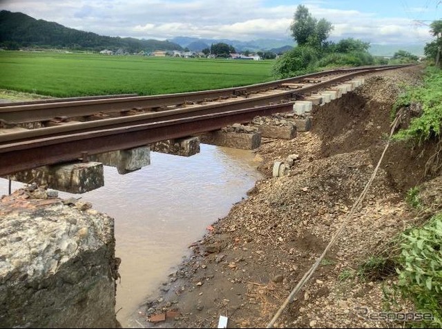 道床・土砂が流出した奥羽本線下川沿~大館間。