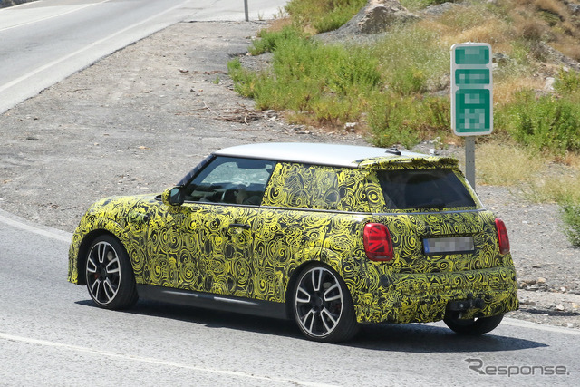 MINI JCW 改良新型プロトタイプ（スクープ写真）