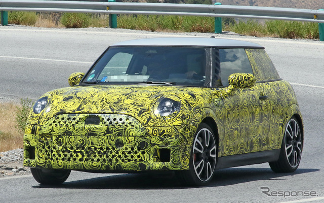 MINI JCW 改良新型プロトタイプ(スクープ写真)