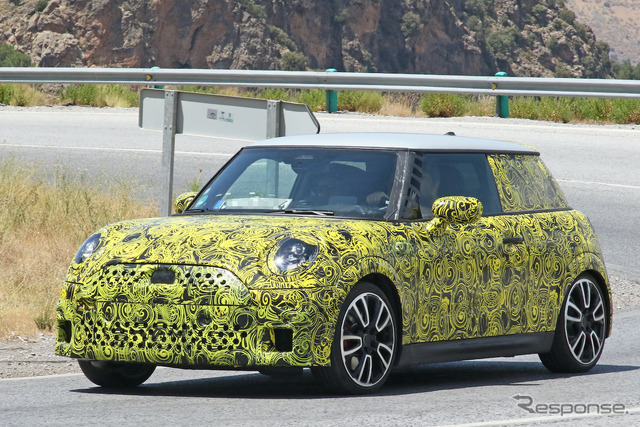 MINI JCW 改良新型プロトタイプ(スクープ写真)