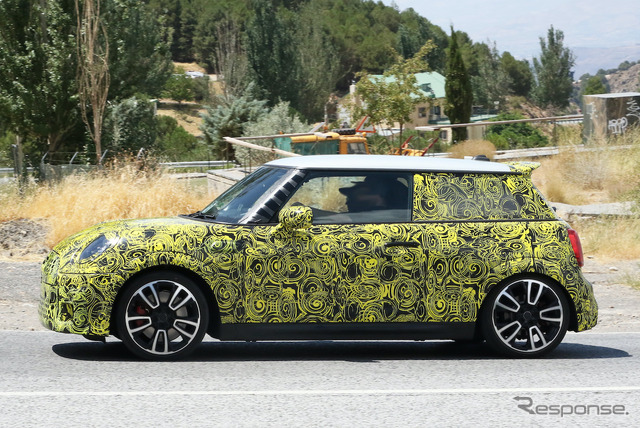 MINI JCW 改良新型プロトタイプ(スクープ写真)