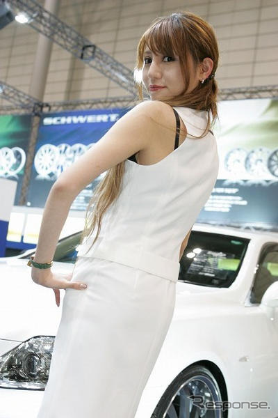 【東京オートサロン09】写真蔵…WORK / マセラティ グラントゥーリスモ &レクサスLS