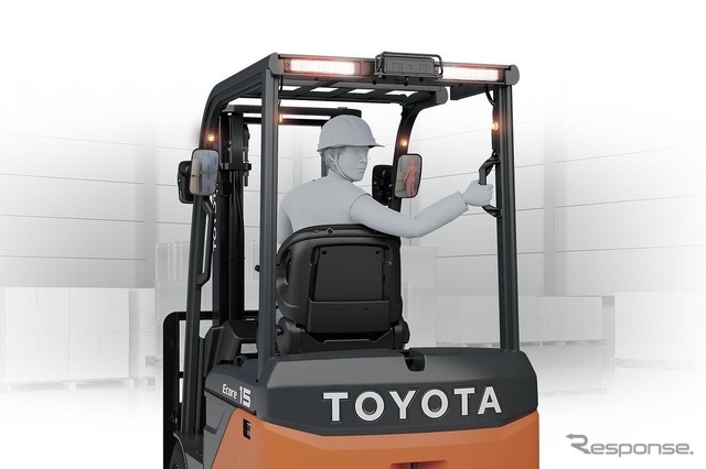 豊田自動織機トヨタL&F：後方作業者検知運転支援システム「SEnS＋」