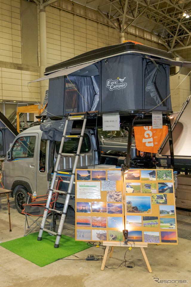 『Easy Camper TOWER』はスクエアタイプのルーフテント。荷台にフレームを取り付ければ、軽トラにだって設置可能。