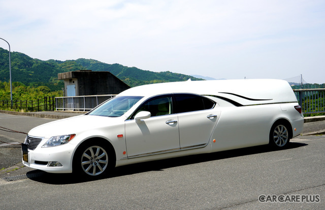 洋型霊柩車の製造も手がける