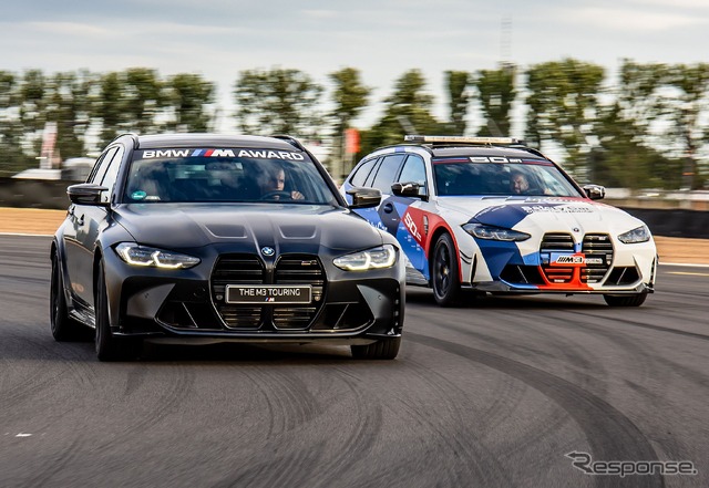 BMW M3 ツーリング・コンペティション(左)と同MotoGPセーフティカー