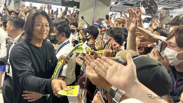 ワイルド・スピードシリーズでハン役を演じるサン・カン氏、日本でも大人気だ（FUELFEST）。