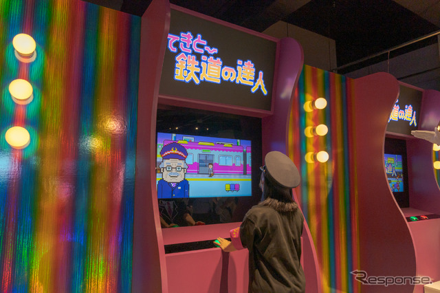 サラリーマンのようなキャラが来た場合は普通の乗客なので扉を開けてあげる。
